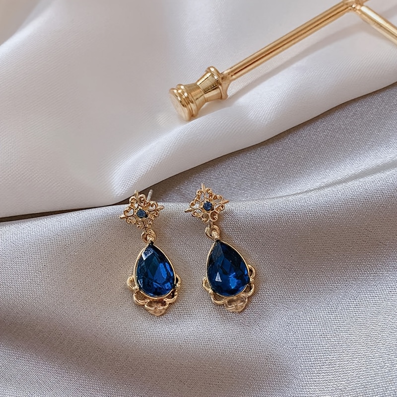 Women's Retro Luxury Drooping Style Zirconia Earrings, Daily Wear